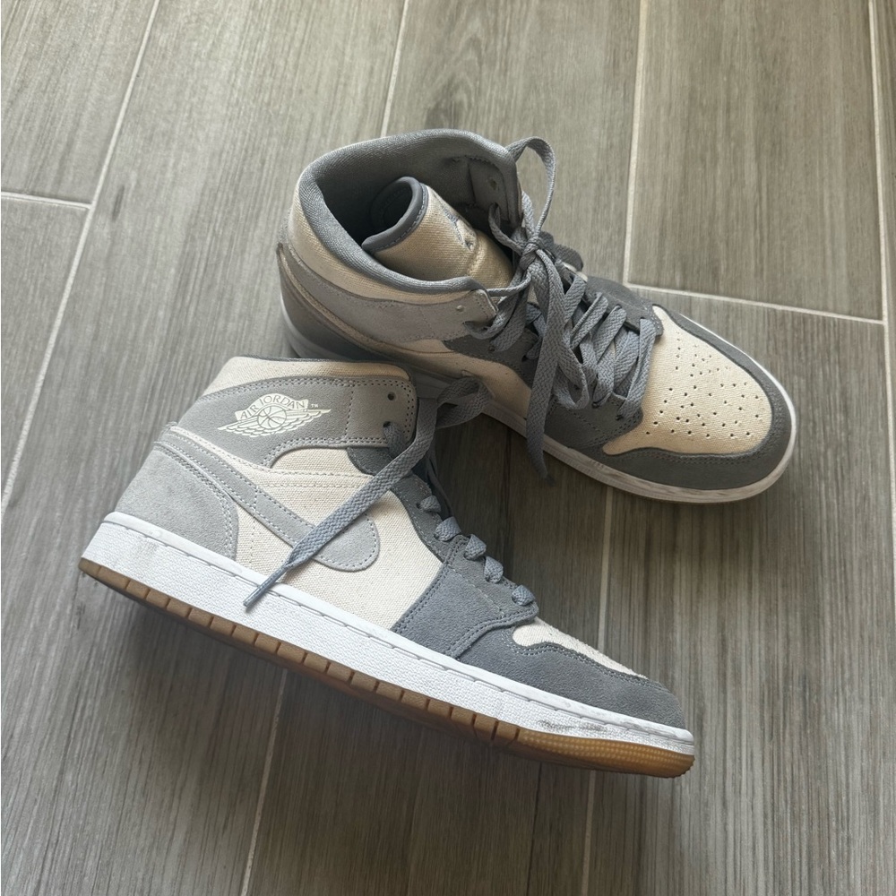 Air Jordan Mid SE